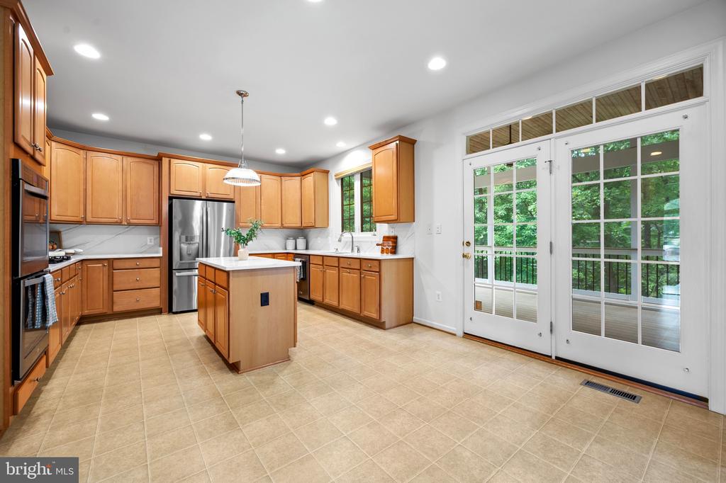 1702 JONAFREE COURT