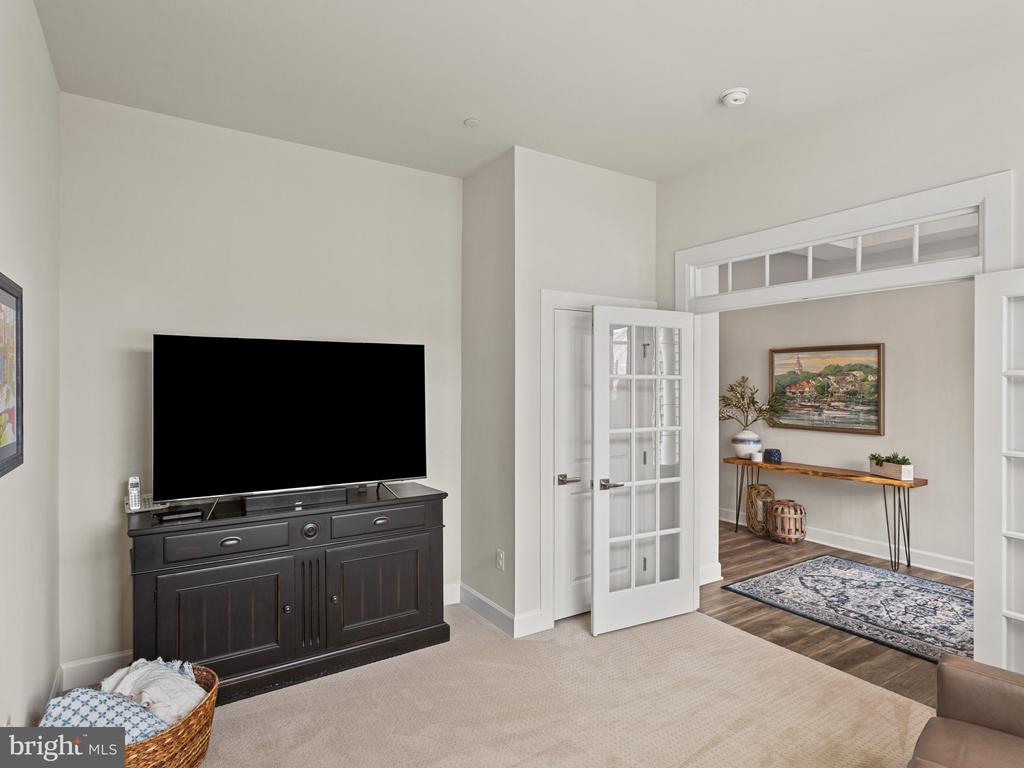 3102 MEANDER BND
