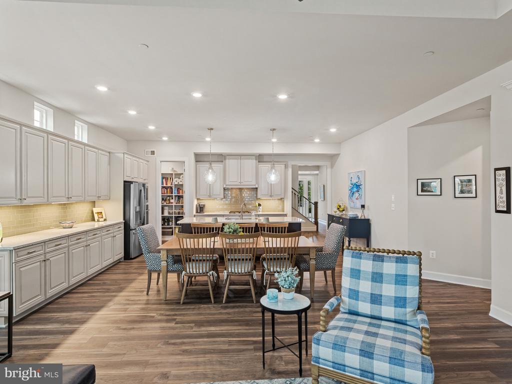 3102 MEANDER BND