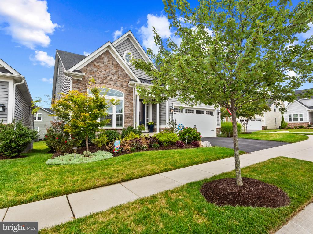 3102 MEANDER BND