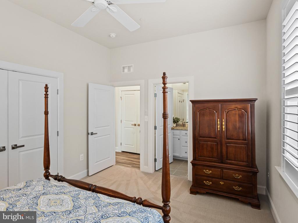 3102 MEANDER BND