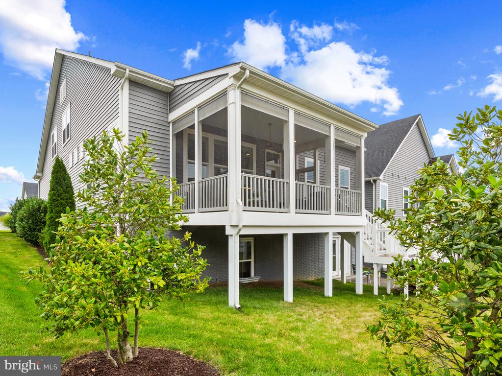 3102 MEANDER BND