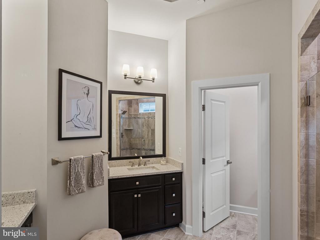 3102 MEANDER BND