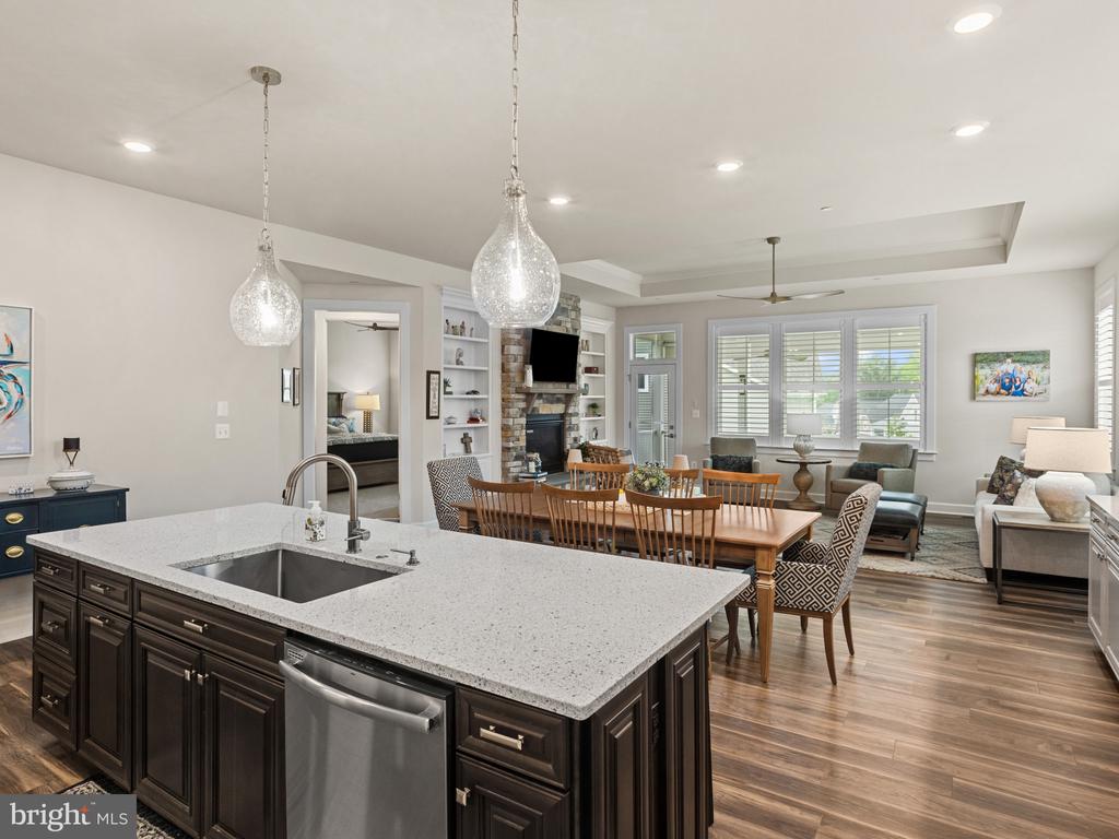 3102 MEANDER BND
