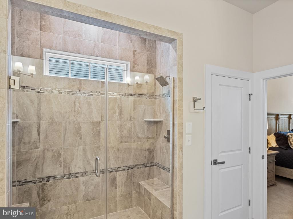 3102 MEANDER BND