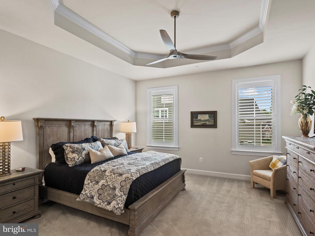 3102 MEANDER BND