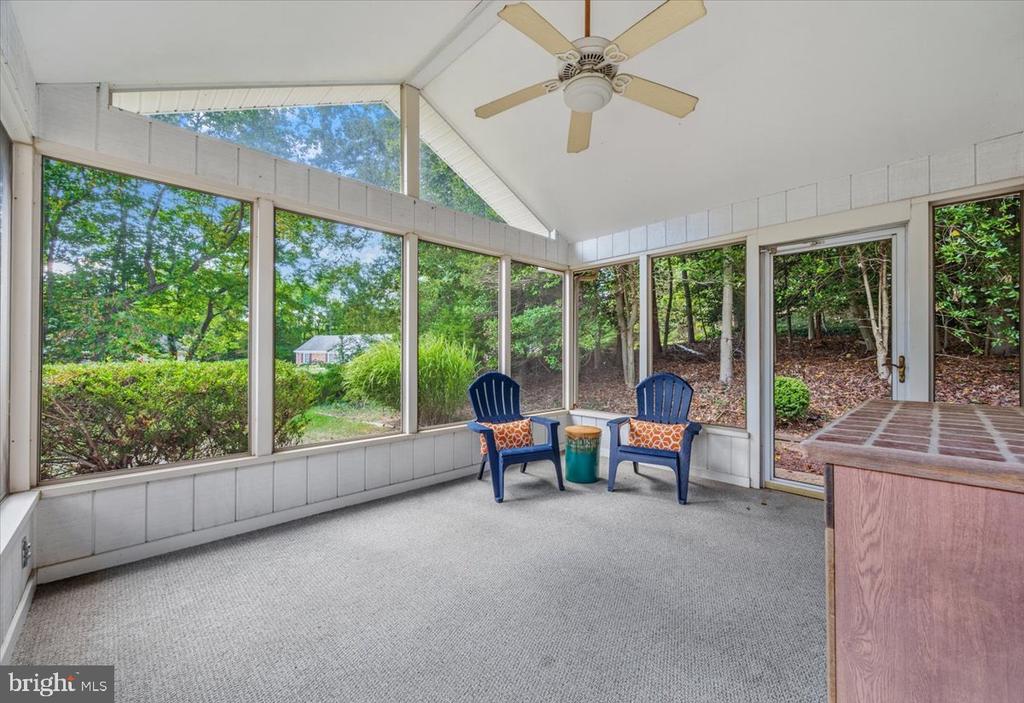 954 SHADEWATER WAY