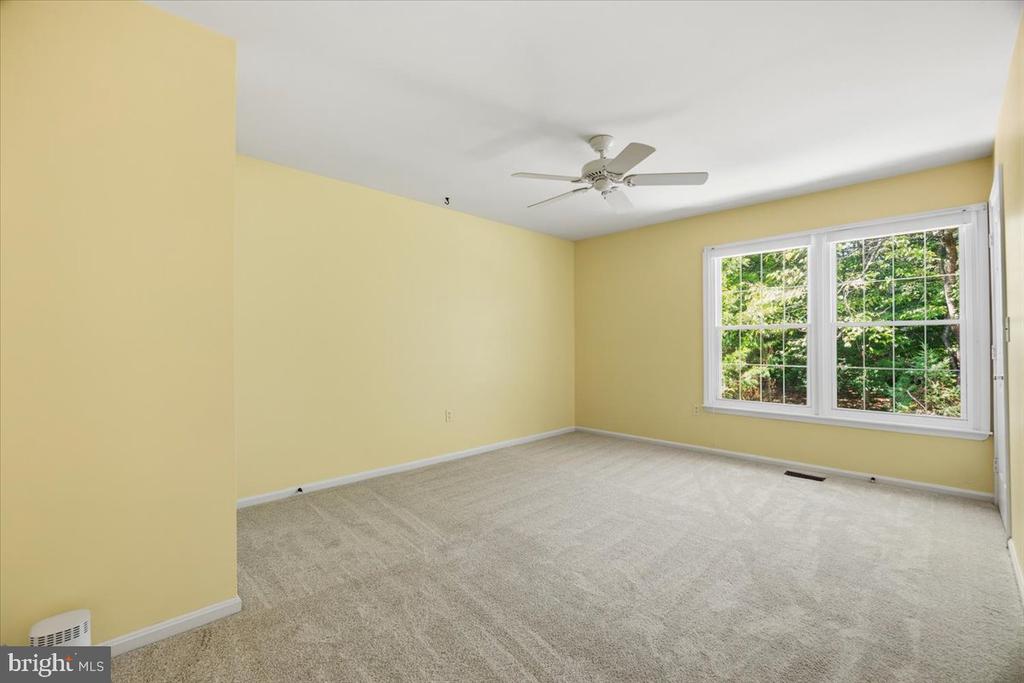 954 SHADEWATER WAY