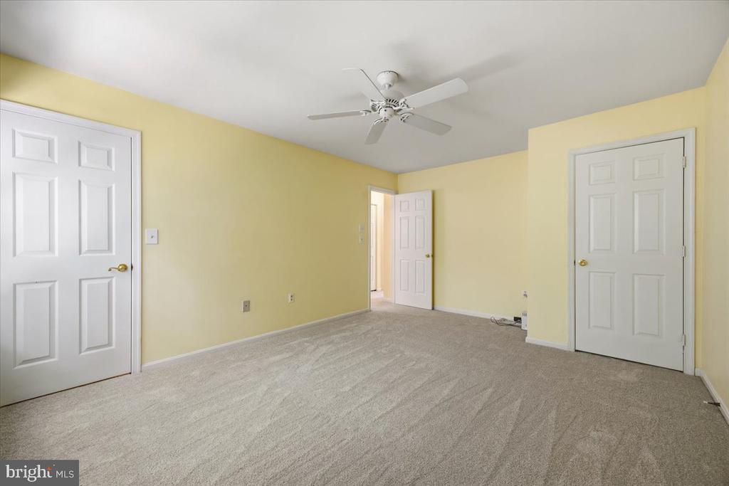 954 SHADEWATER WAY
