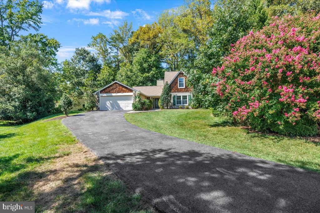 954 SHADEWATER WAY