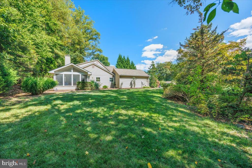 954 SHADEWATER WAY