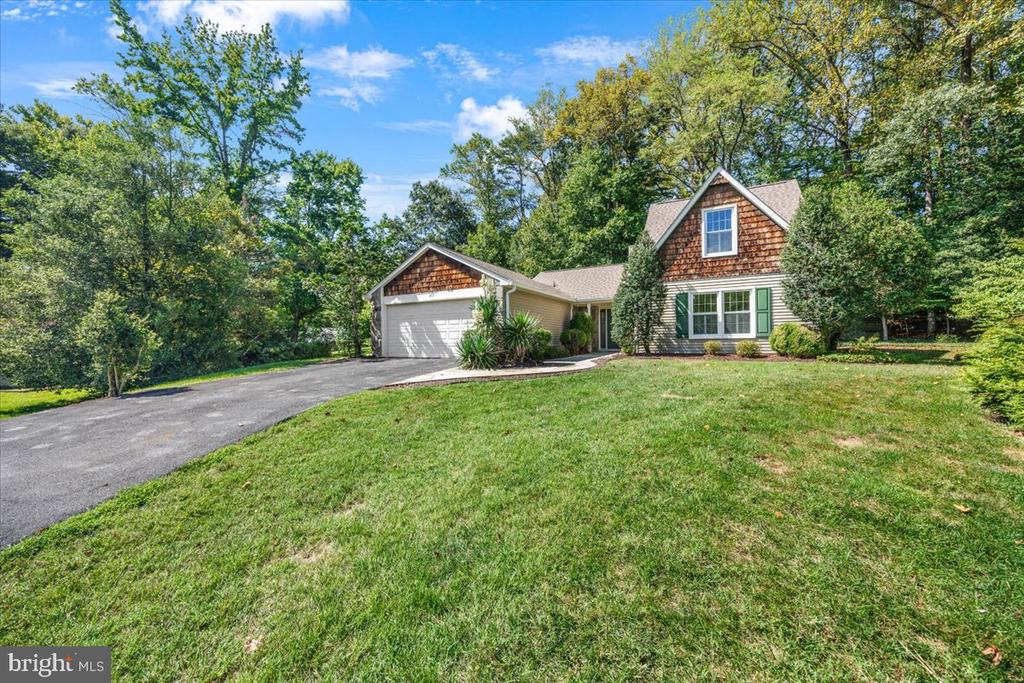 954 SHADEWATER WAY
