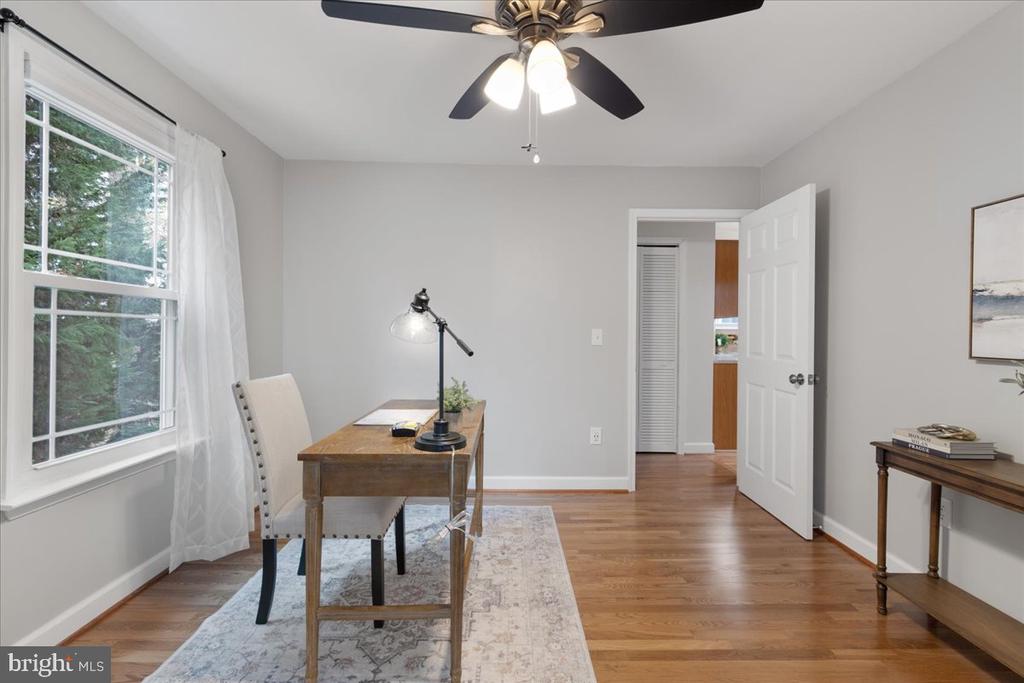 7607 I St