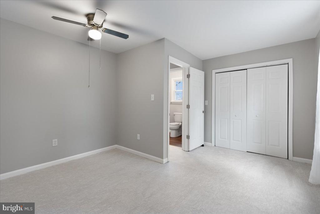 7607 I St