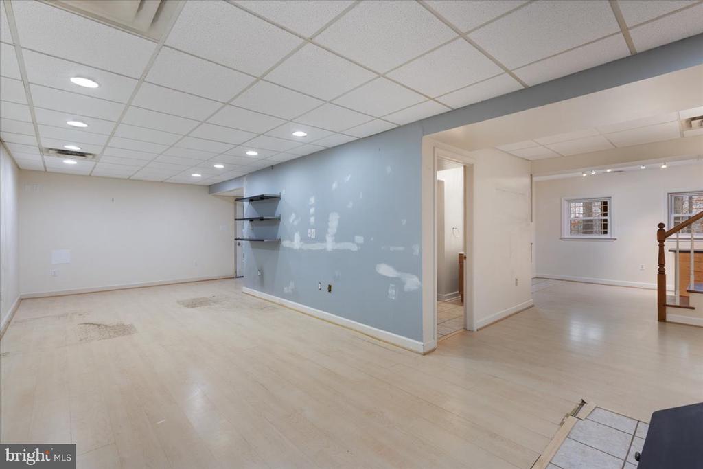 7607 I St