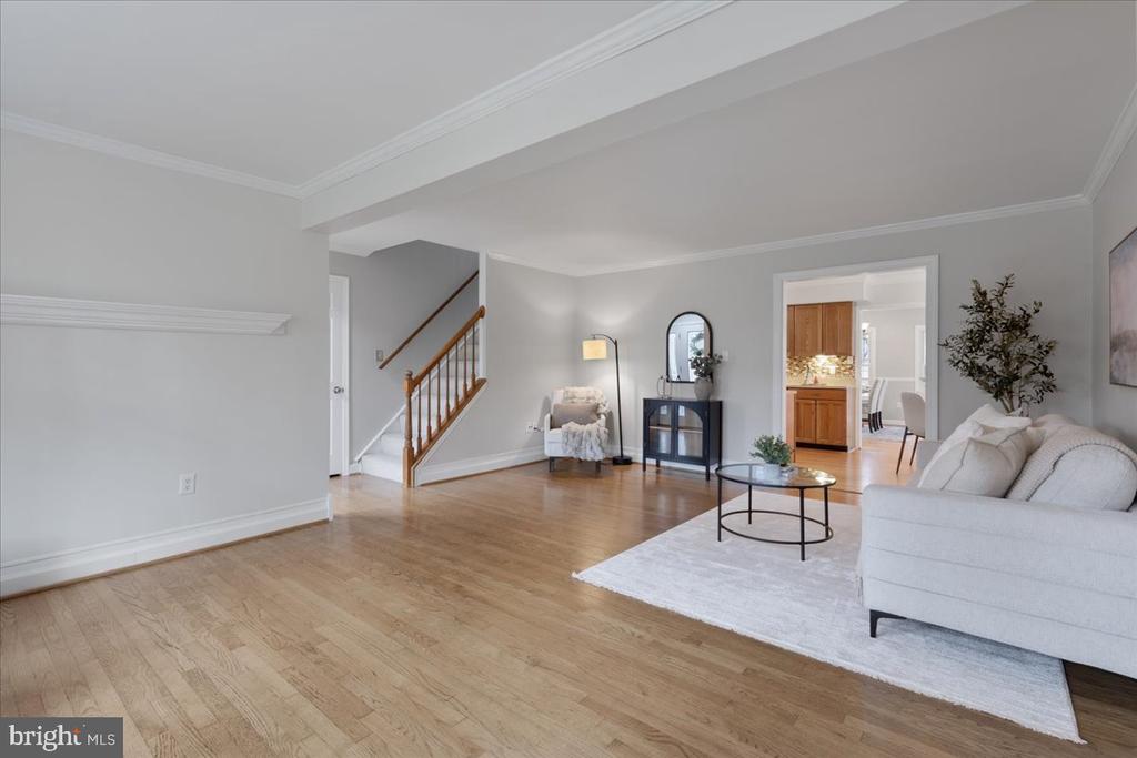 7607 I St