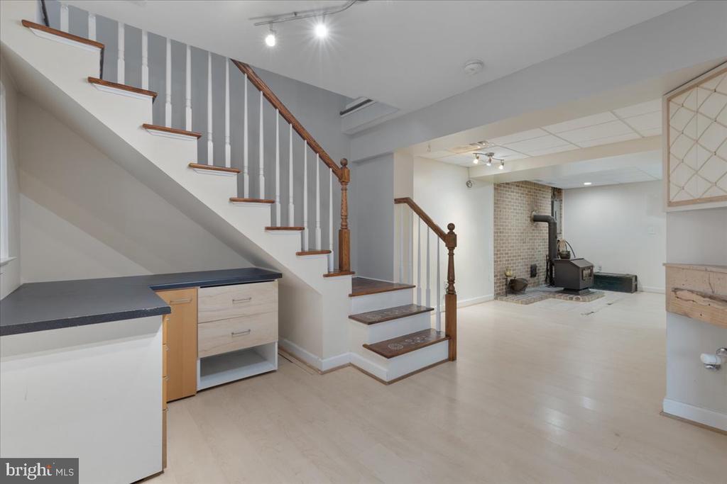 7607 I St
