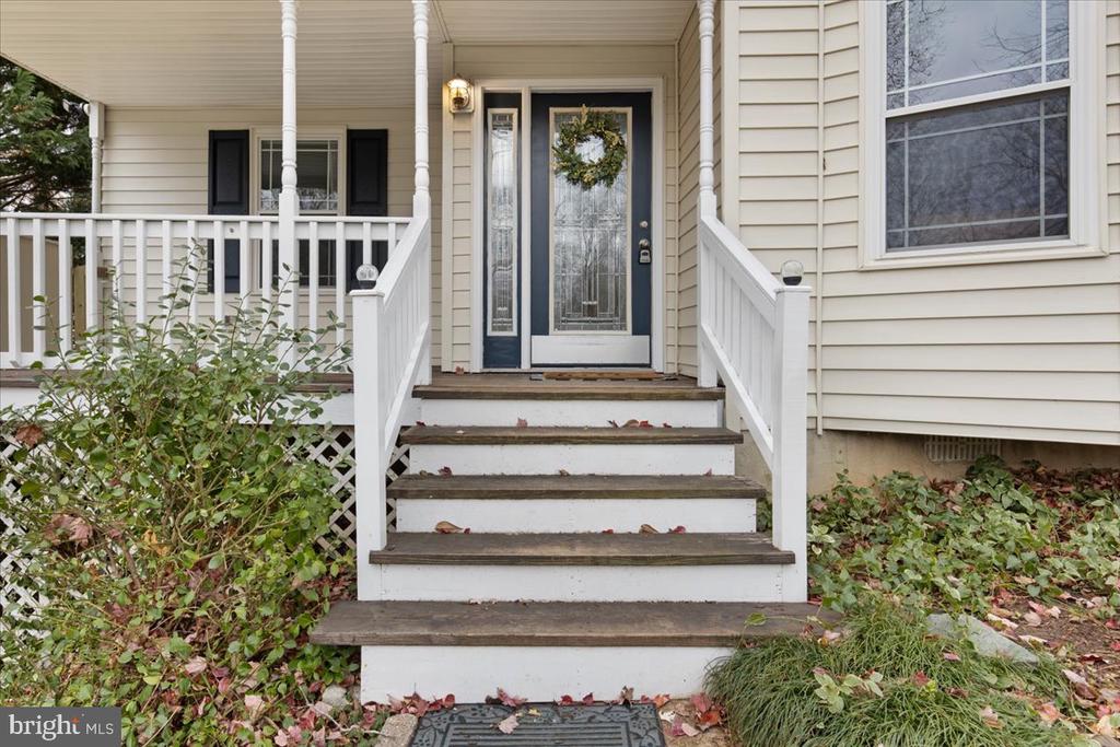 7607 I St