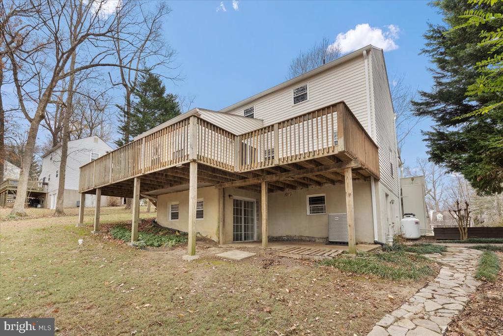 7607 I St