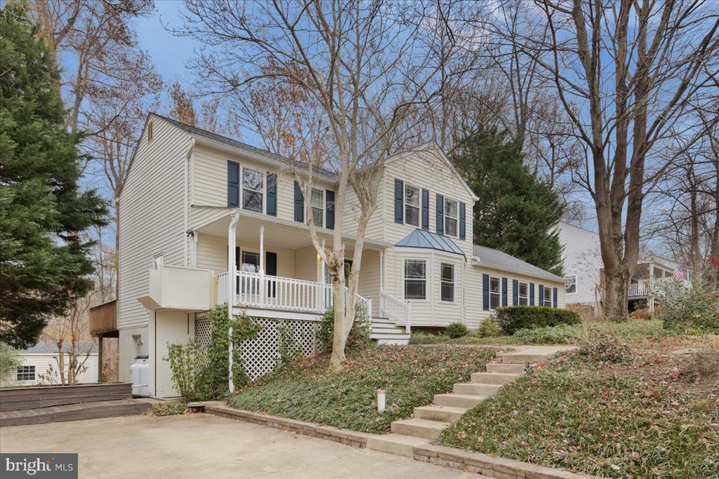 7607 I St