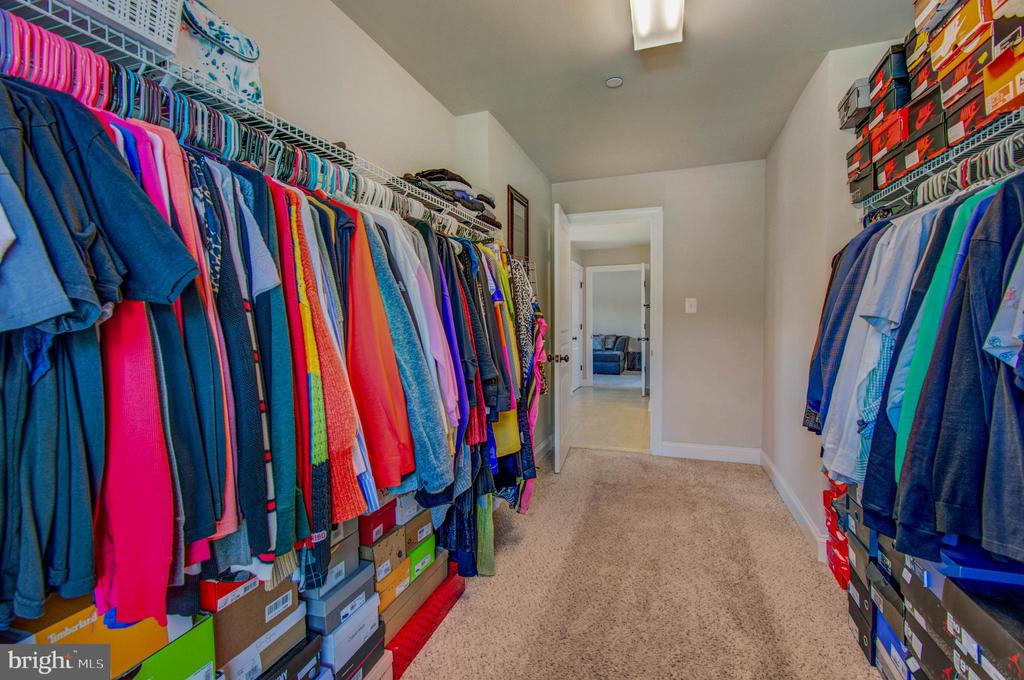 3188 HUNTSMAN DRIVE