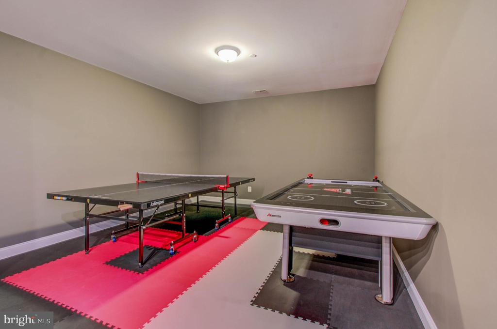 3188 HUNTSMAN DRIVE
