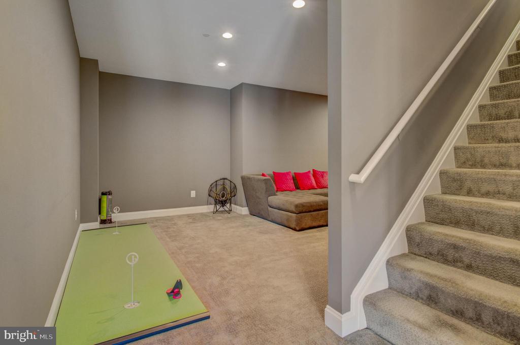 3188 HUNTSMAN DRIVE