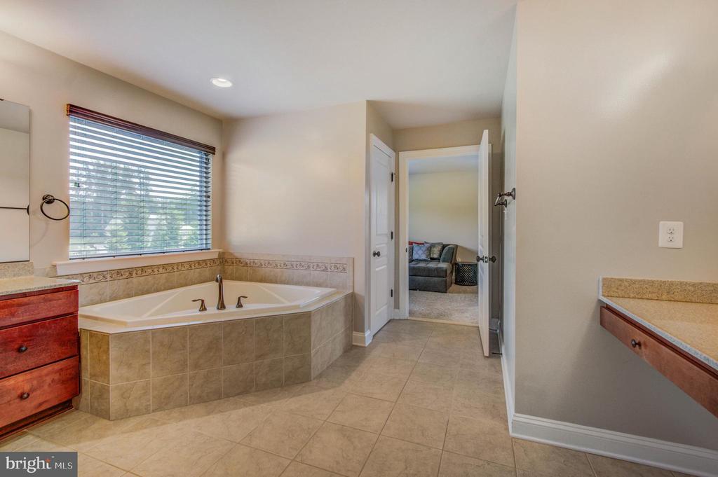 3188 HUNTSMAN DRIVE