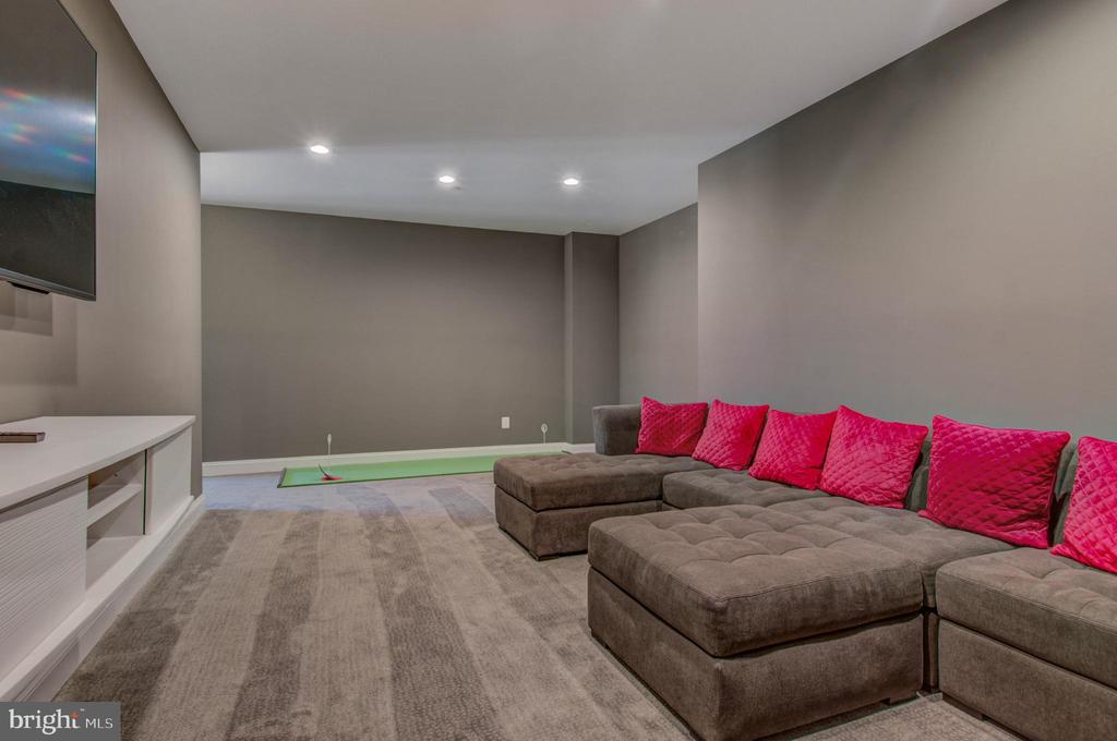 3188 HUNTSMAN DRIVE