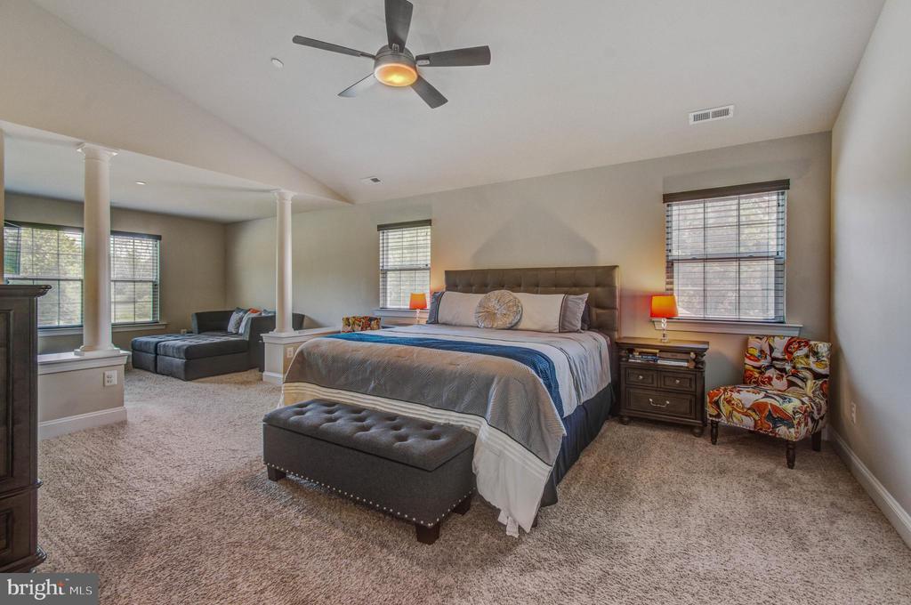 3188 HUNTSMAN DRIVE