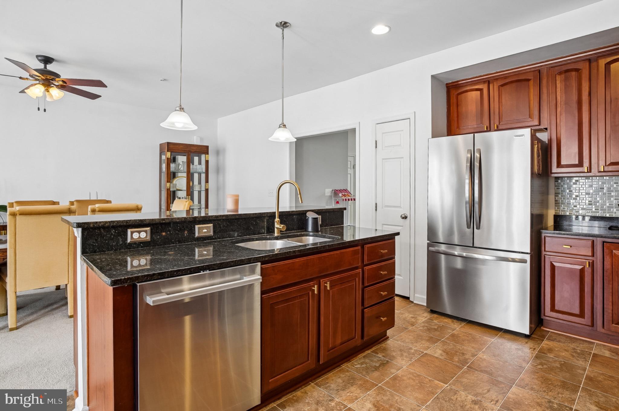 2243 IVY LANE 8