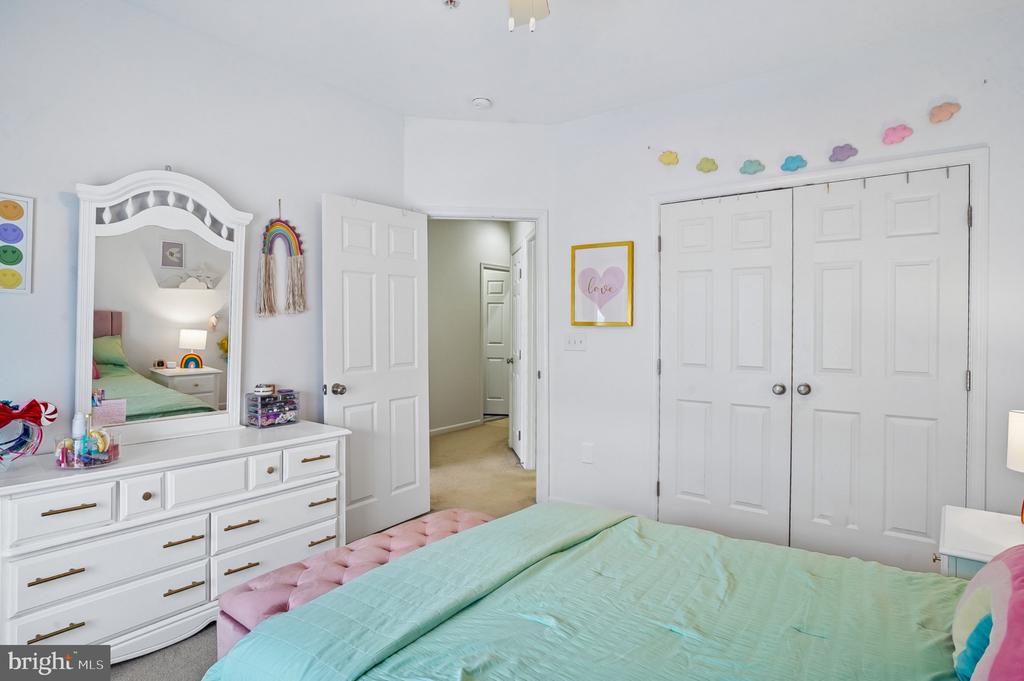 2243 IVY LANE 8