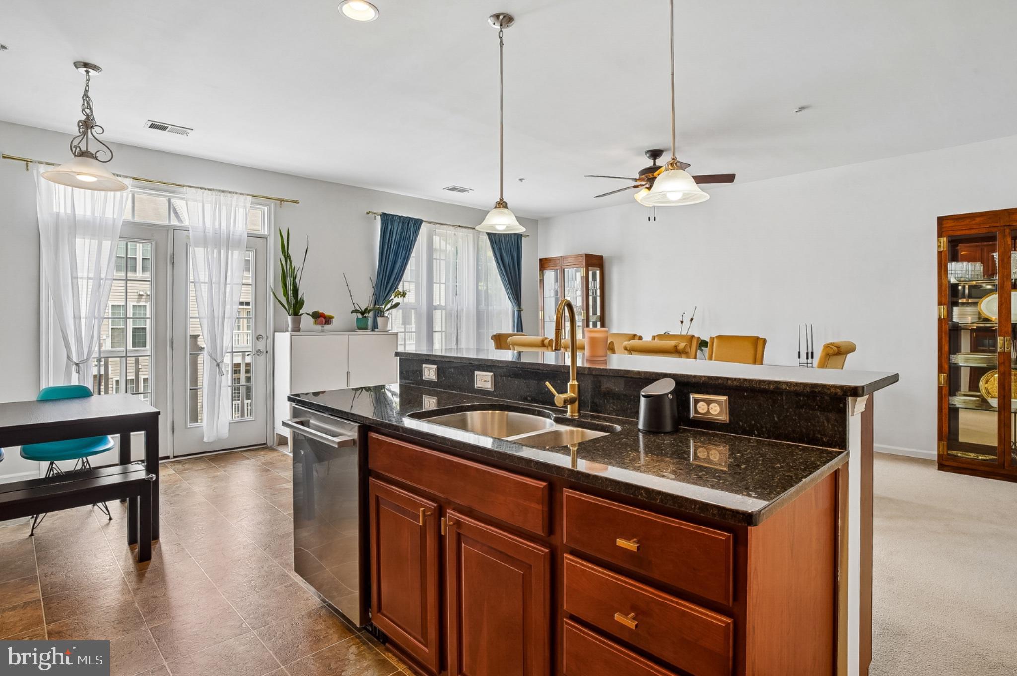 2243 IVY LANE 8