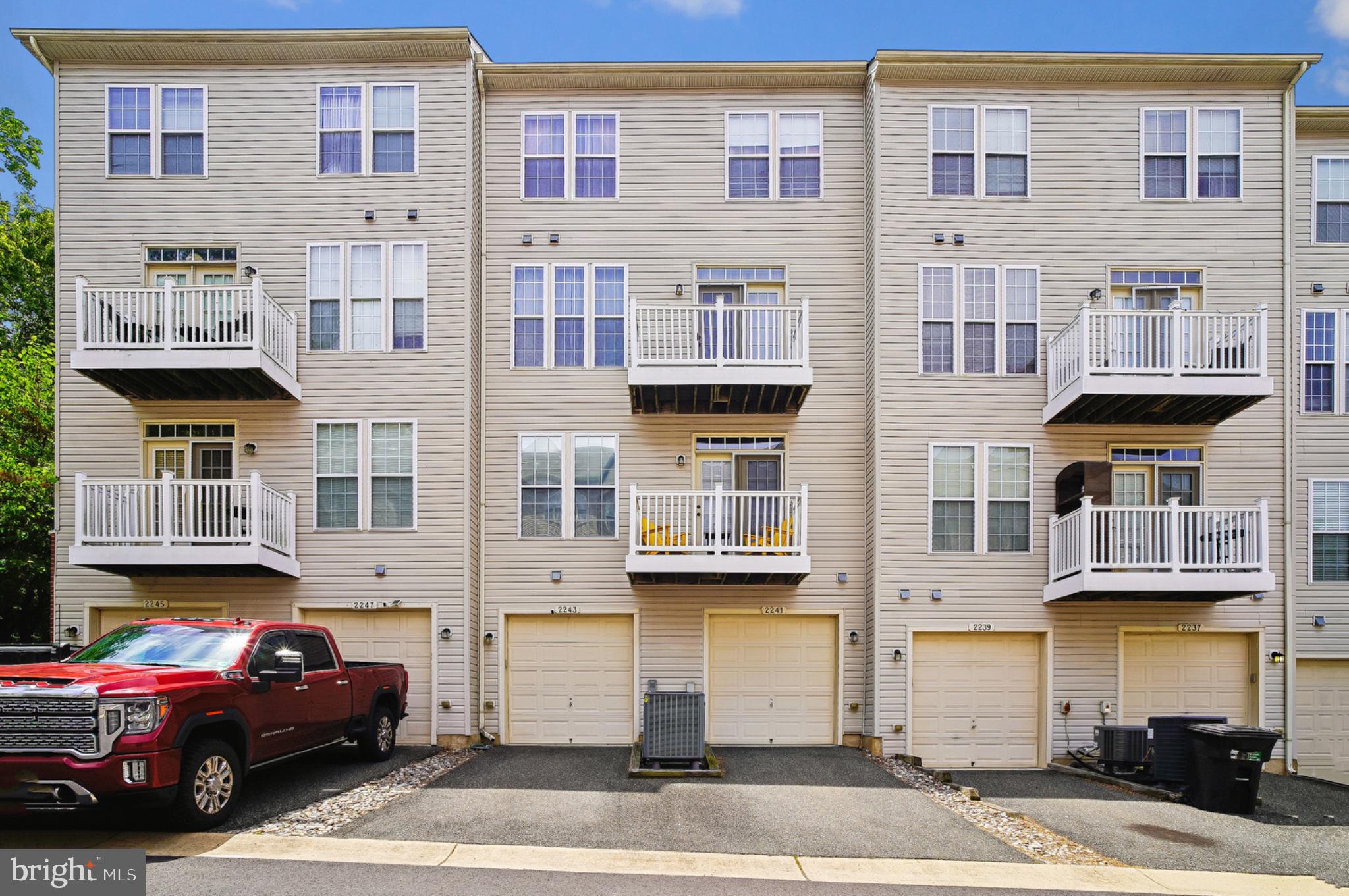 2243 IVY LANE 8