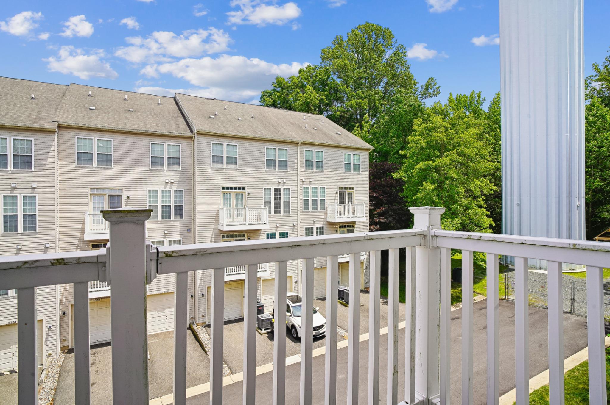 2243 IVY LANE 8