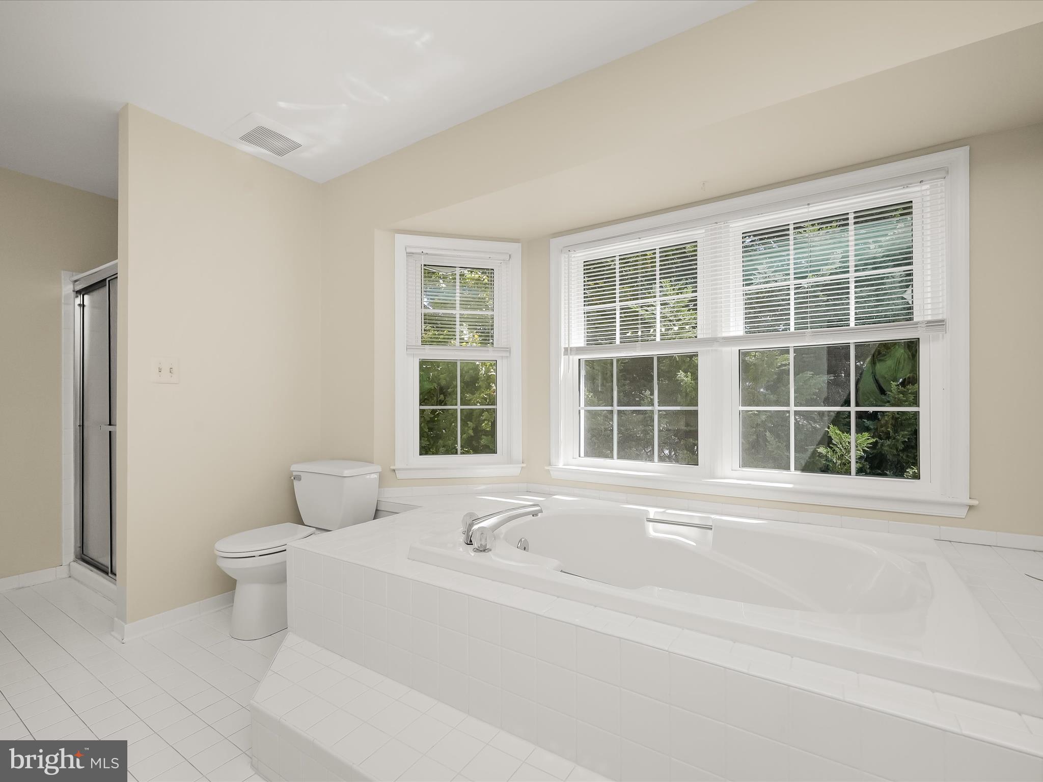 8526 Window Latch Way