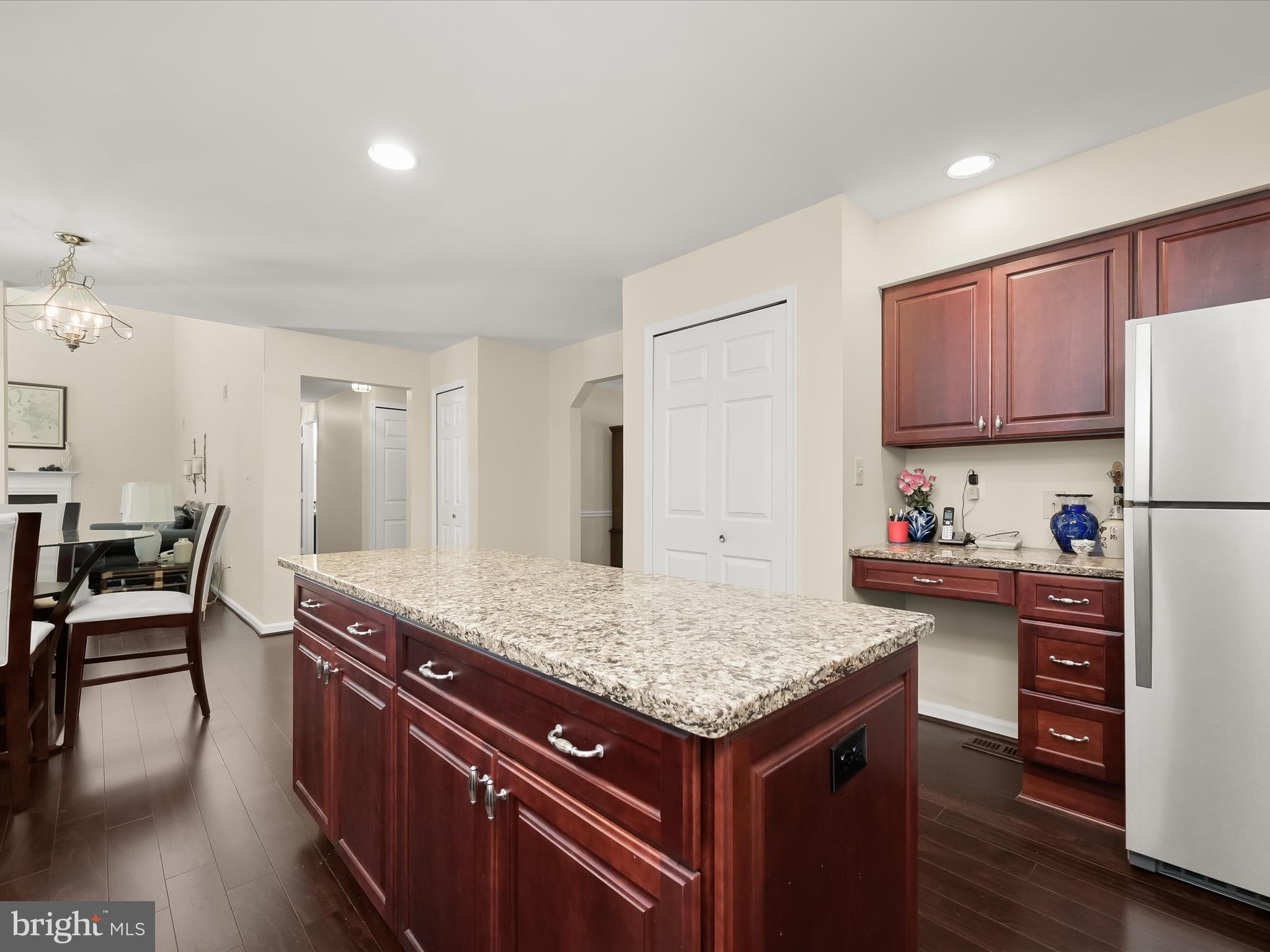 8526 Window Latch Way