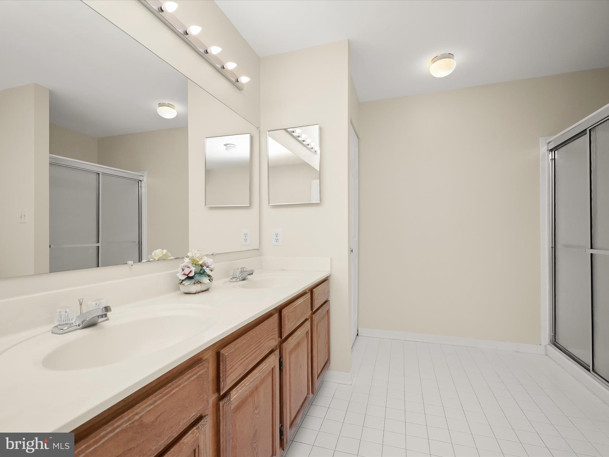 8526 Window Latch Way