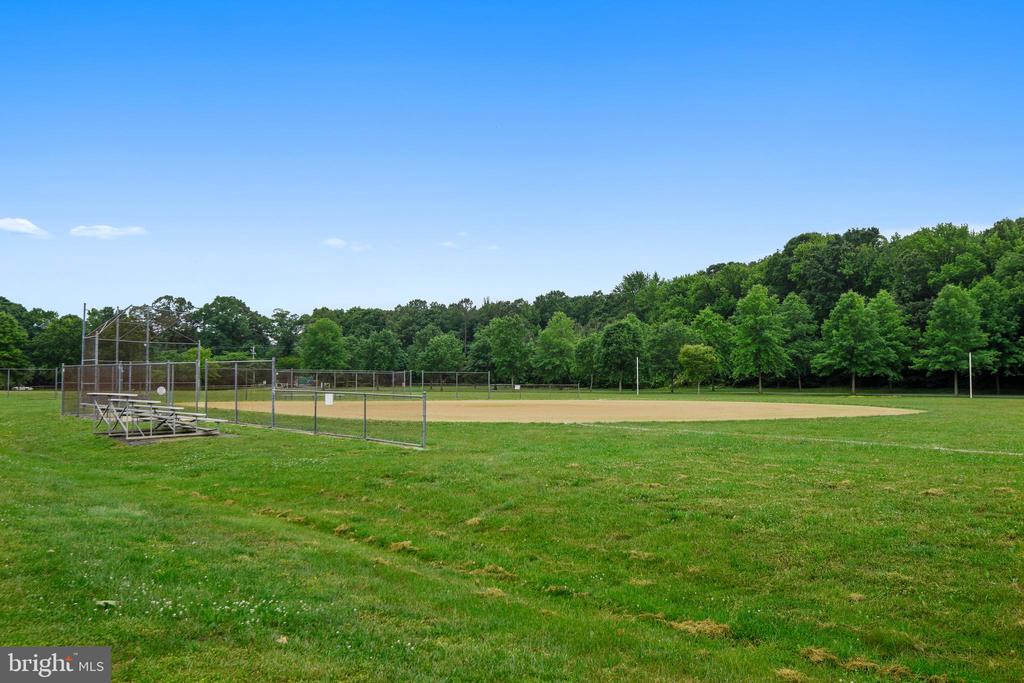 3200 Love Point Rd