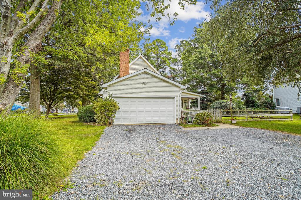 3200 Love Point Rd