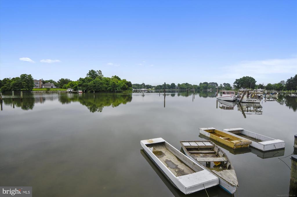 761 Moorings Cir