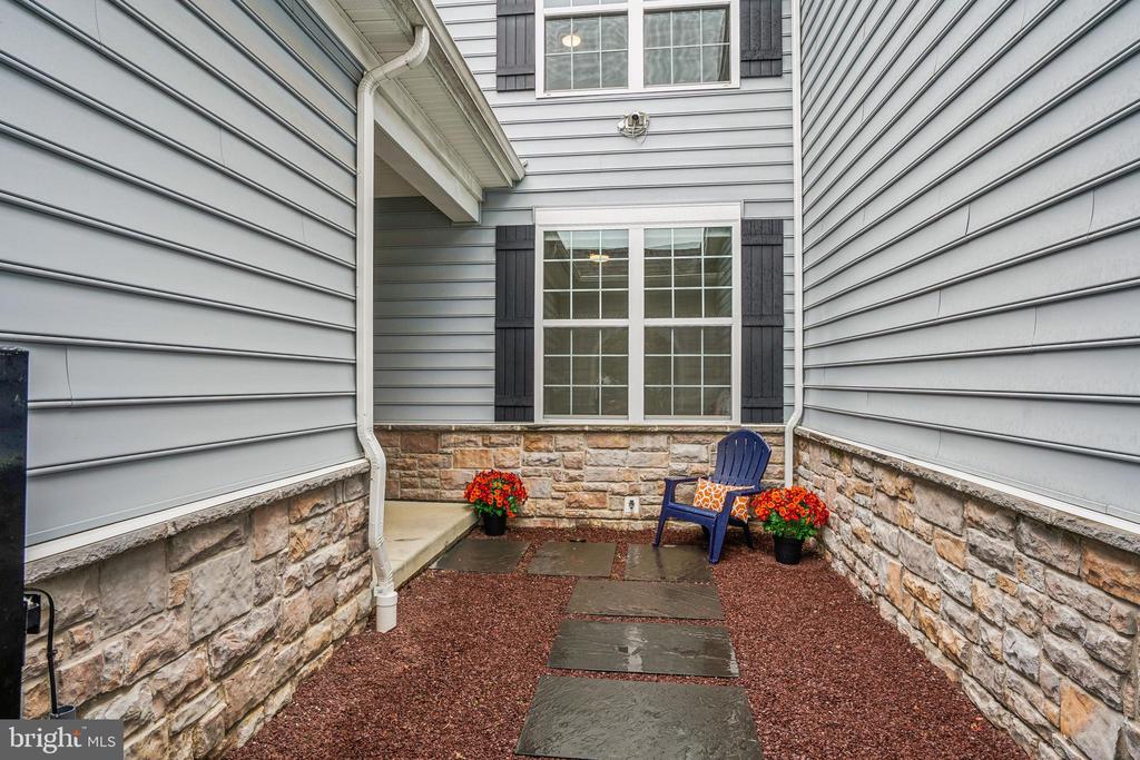 761 Moorings Cir