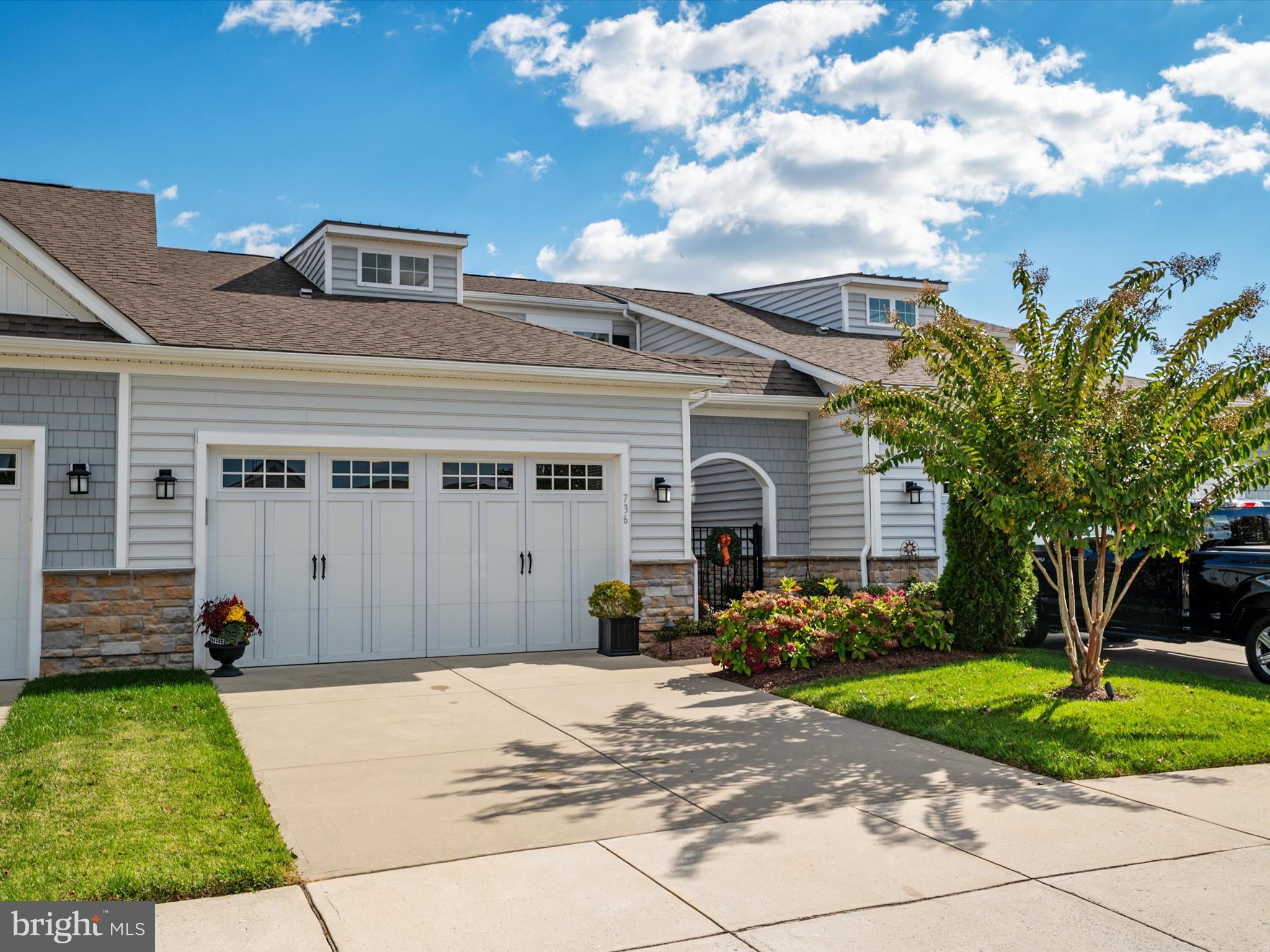 736 MOORINGS CIRCLE 35