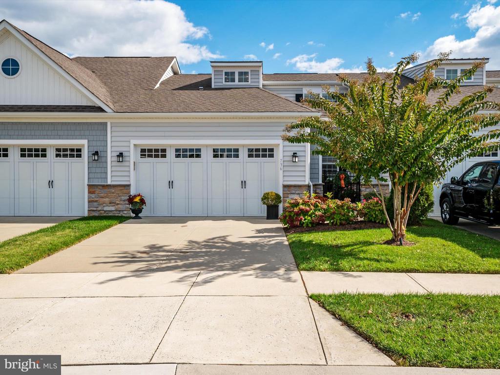 736 MOORINGS CIRCLE 35