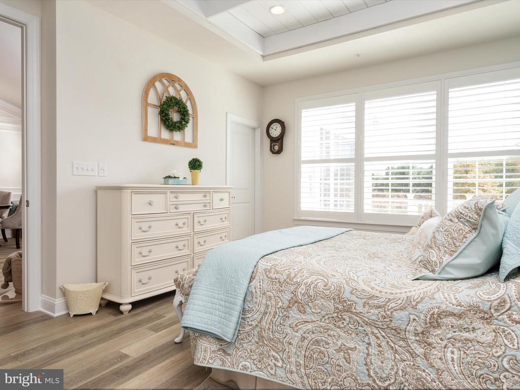 736 MOORINGS CIRCLE 35