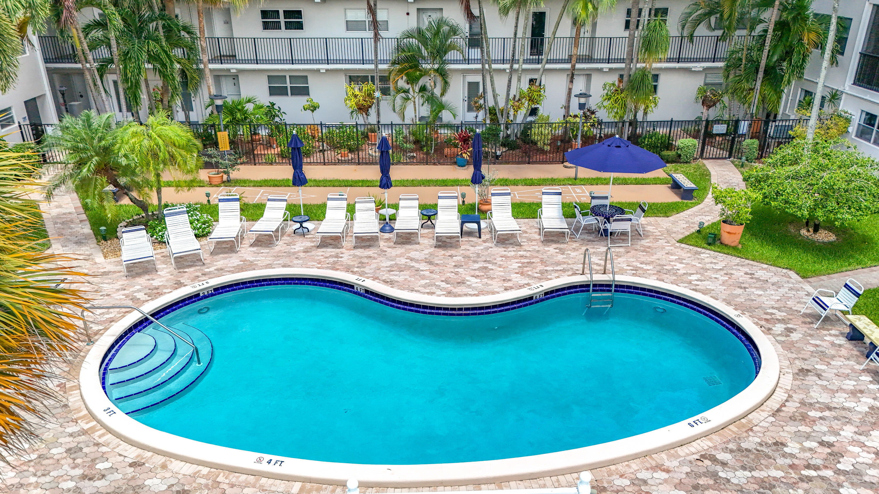4117 Bougainvilla Drive 207, Lauderdale-By-The-Sea Unit: 207