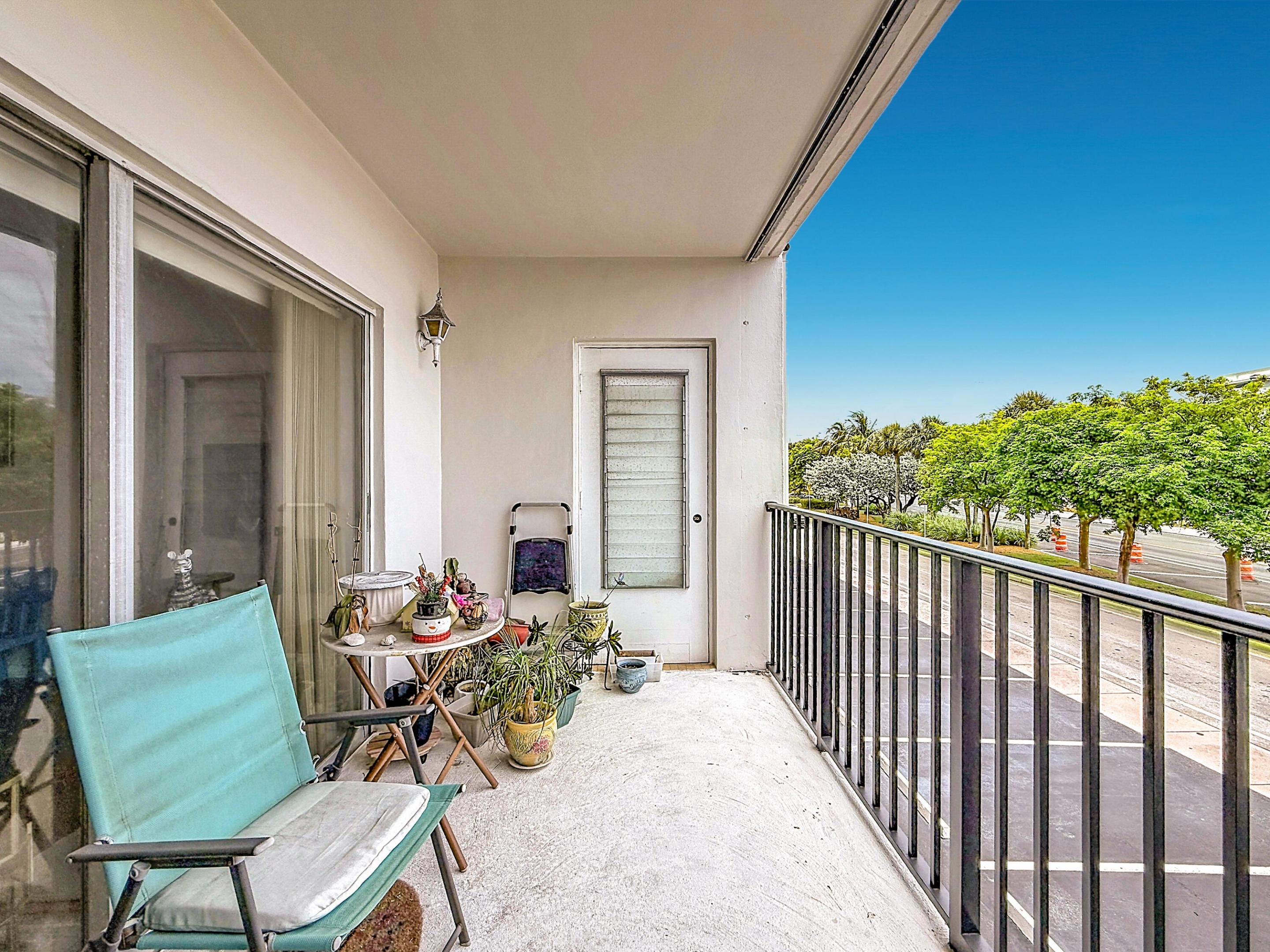 4117 Bougainvilla Drive 207, Lauderdale-By-The-Sea Unit: 207