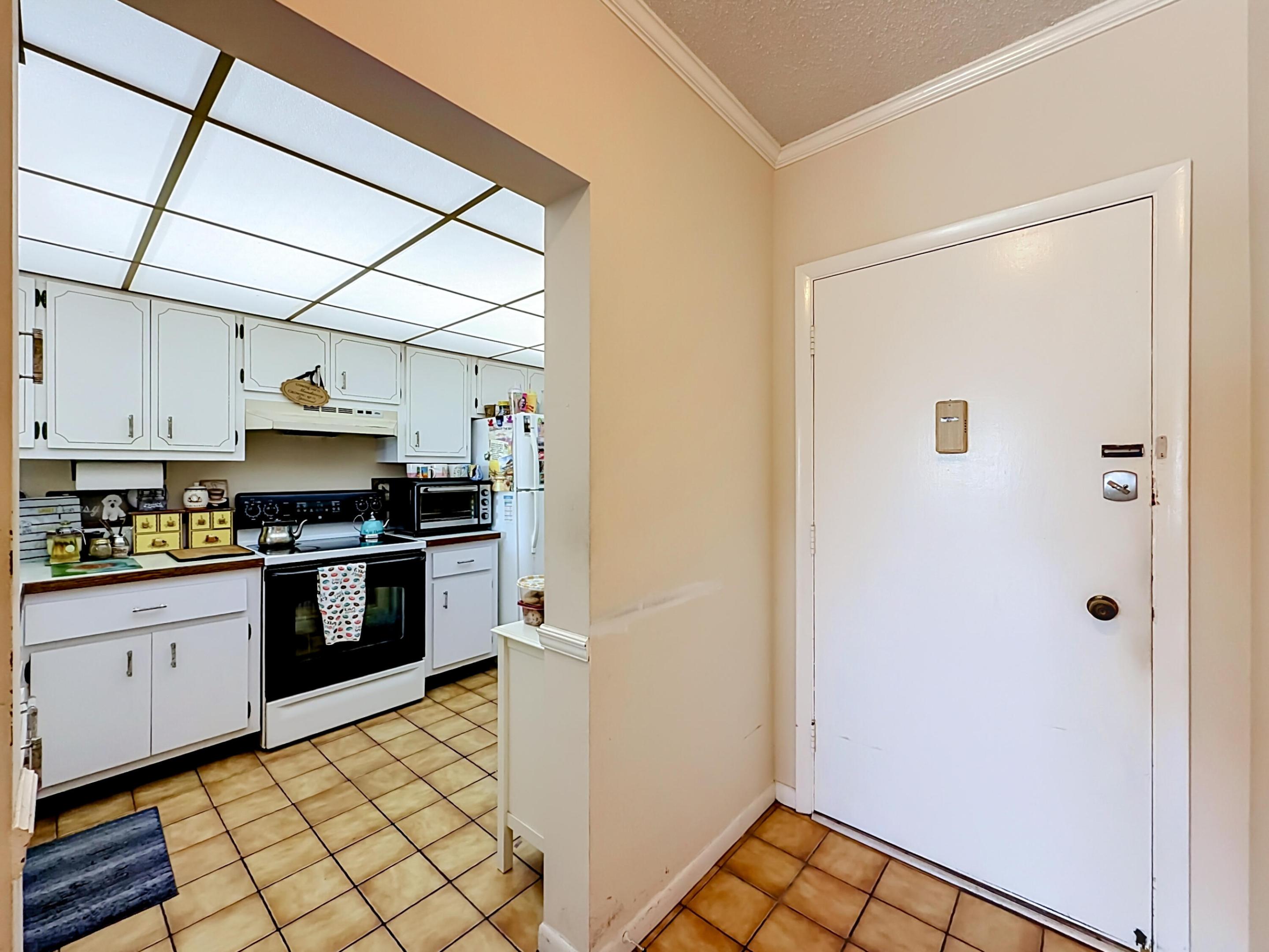 4117 Bougainvilla Drive 207, Lauderdale-By-The-Sea Unit: 207
