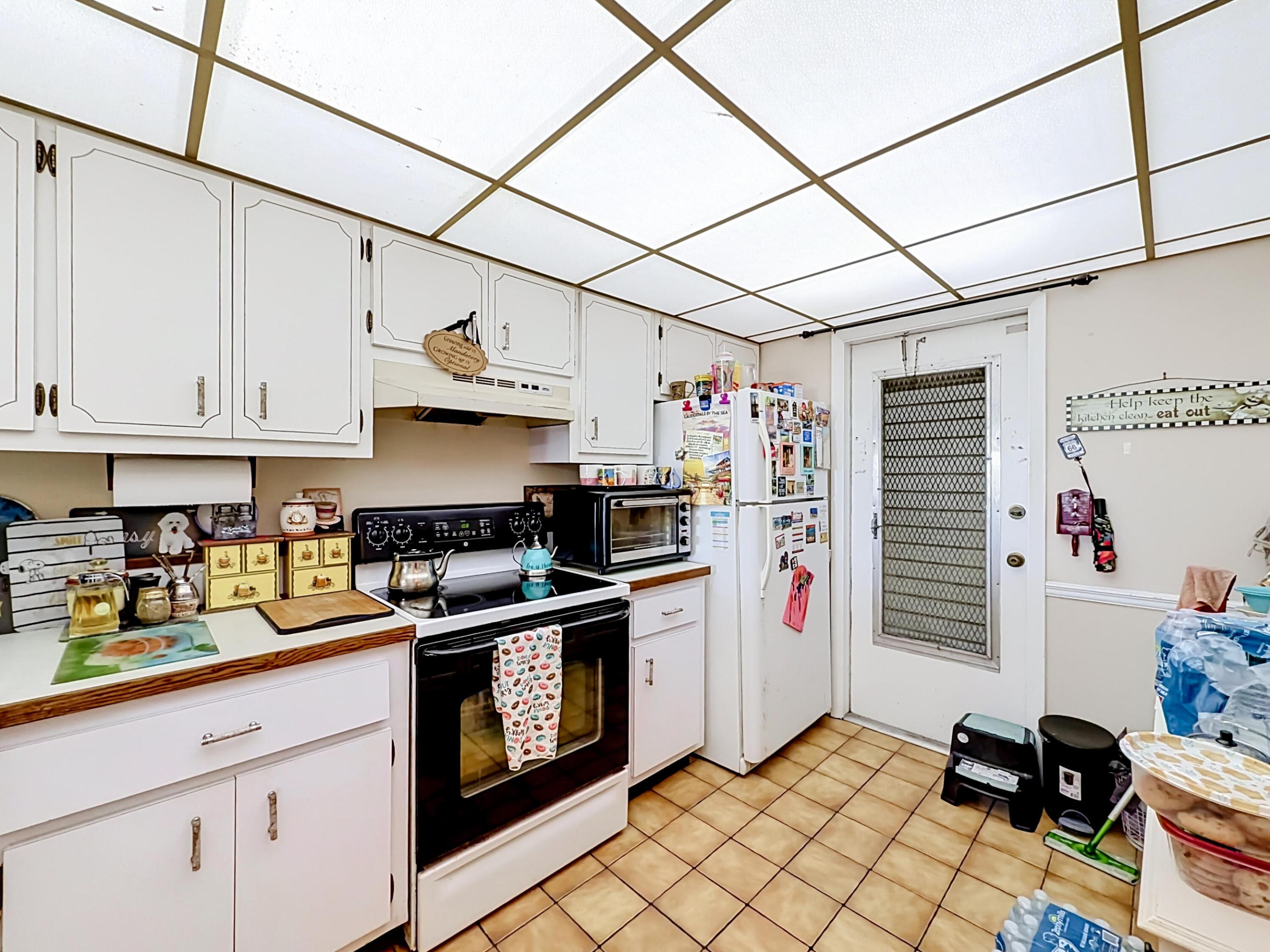 4117 Bougainvilla Drive 207, Lauderdale-By-The-Sea Unit: 207