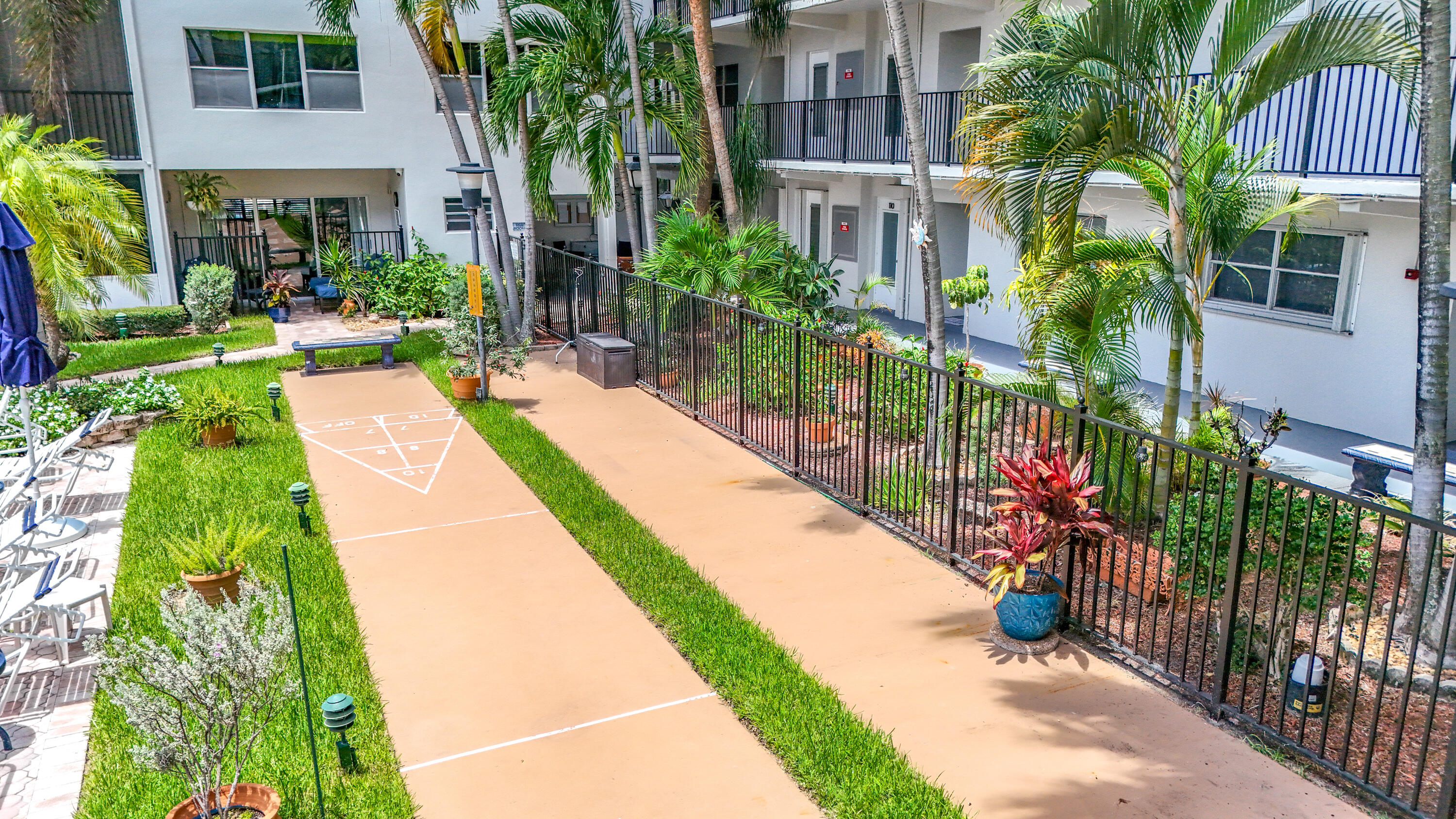 4117 Bougainvilla Drive 207, Lauderdale-By-The-Sea Unit: 207